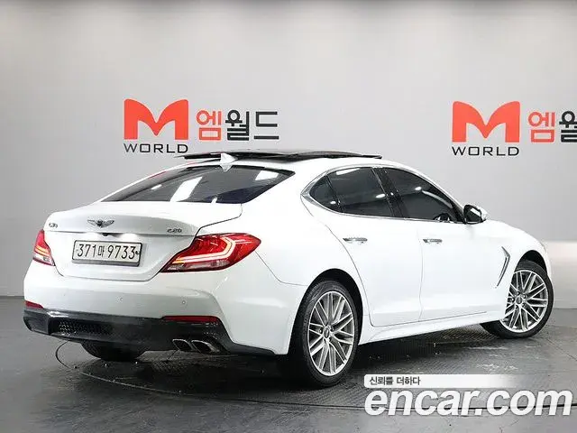 Genesis G70 2019 — ფოტო 19/20