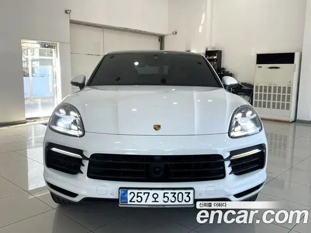 Porsche Cayenne 2020 — Photo 8/20
