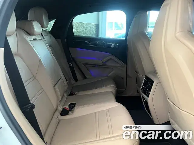 Porsche Cayenne 2020 — Photo 12/20