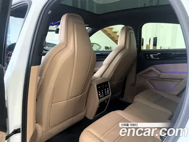 Porsche Cayenne 2020 — Photo 17/20