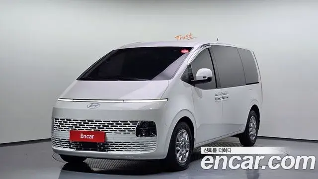 Hyundai Staria 2025 — Photo 16/20