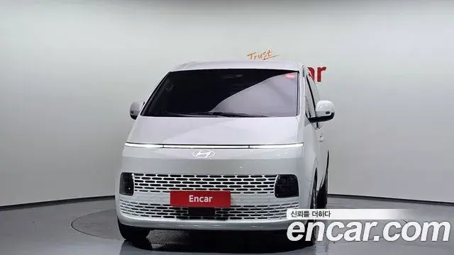 Hyundai Staria 2025 — Photo 3/20