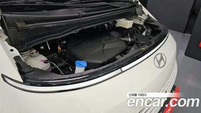 Hyundai Staria 2025 — Photo 19/20