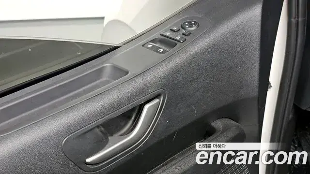 Hyundai Staria 2025 — Photo 11/20