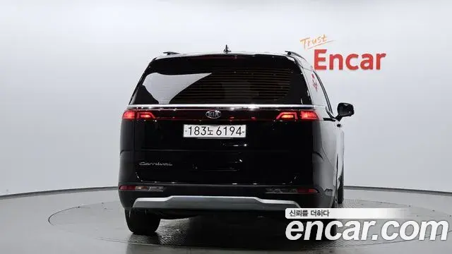 Kia Carnival 2021 — Фото 4/20