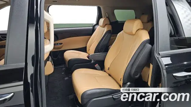 Kia Carnival 2021 — Фото 12/20
