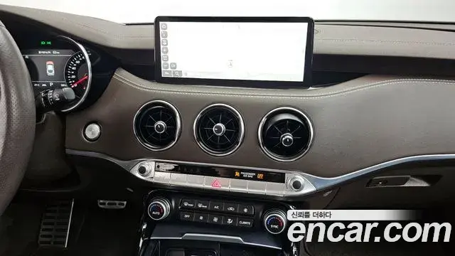 Kia Stinger Meister 2022 — ფოტო 12/20