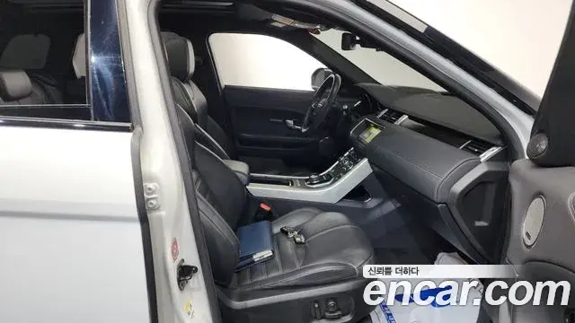 Land Rover Range Rover Evoque 2019 — Фото 11/20