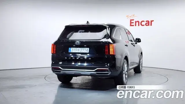 Kia Sorento 2021 — Фото 4/20