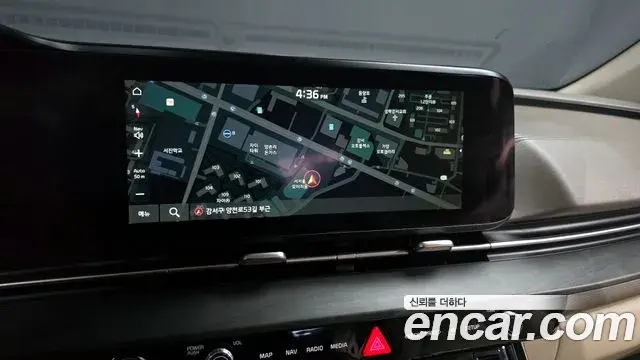 Kia Carnival 2021 — ფოტო 8/20