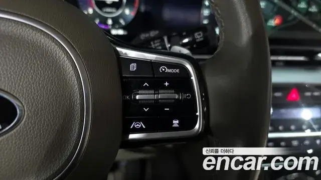 Kia Carnival 2021 — ფოტო 9/20