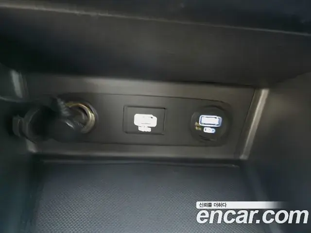 Hyundai Sonata Hybrid 2019 — Photo 11/20