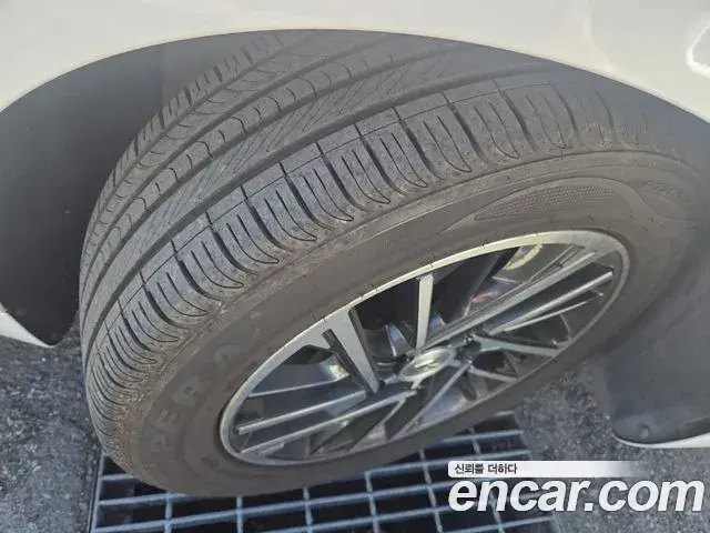 Hyundai Sonata Hybrid 2019 — Photo 2/20