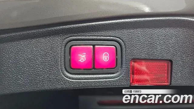 Mercedes-Benz C-Class 2020 — ფოტო 17/20