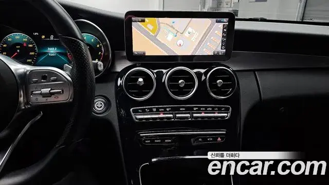 Mercedes-Benz C-Class 2020 — ფოტო 7/20