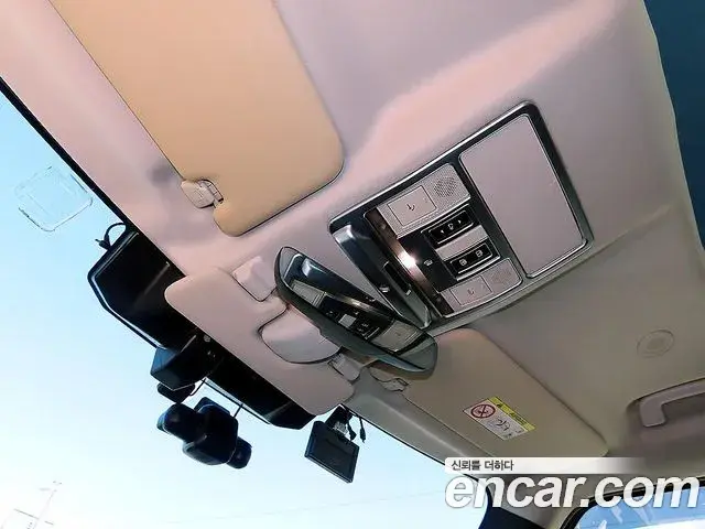 Land Rover Defender 2021 — Фото 16/20