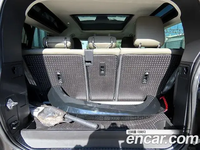 Land Rover Defender 2021 — Фото 18/20