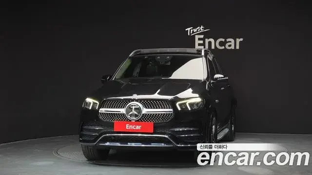 Mercedes-Benz GLE-Class 2020 — ფოტო 8/20