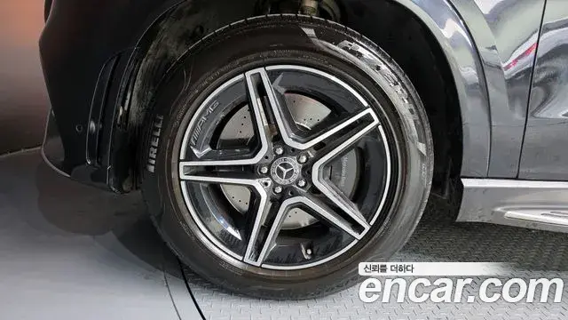 Mercedes-Benz GLE-Class 2020 — ფოტო 6/20