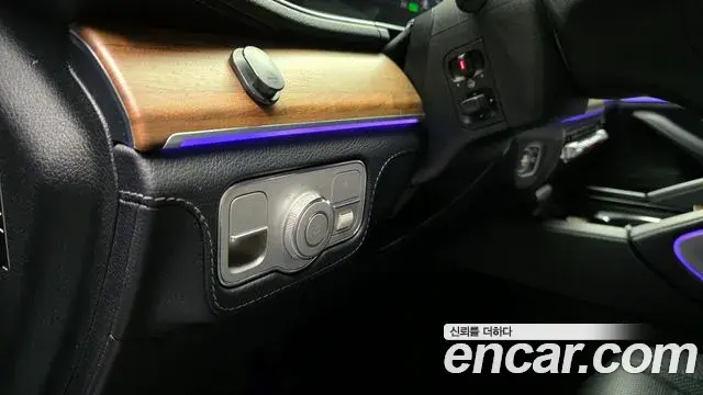 Mercedes-Benz GLE-Class 2020 — ფოტო 19/20