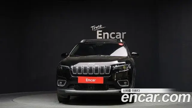 Jeep Cherokee 2021 — Фото 3/20