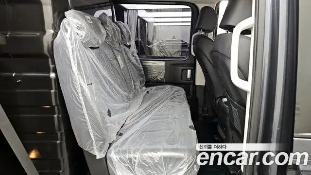Hyundai Staria 2023 — Photo 3/20