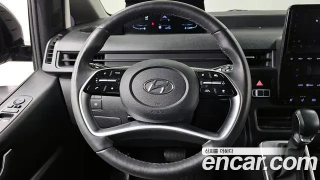 Hyundai Staria 2023 — Photo 15/20