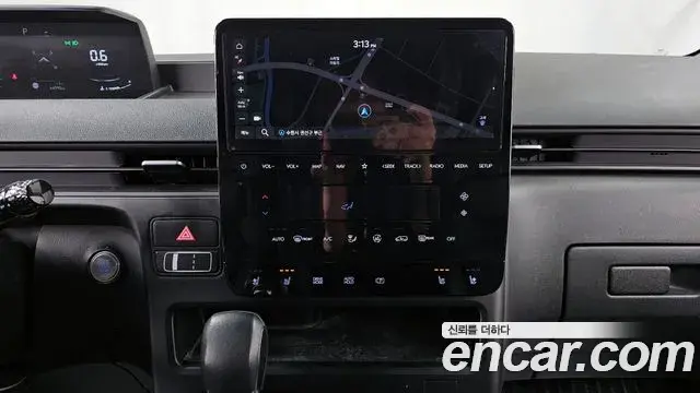 Hyundai Staria 2023 — Photo 5/20