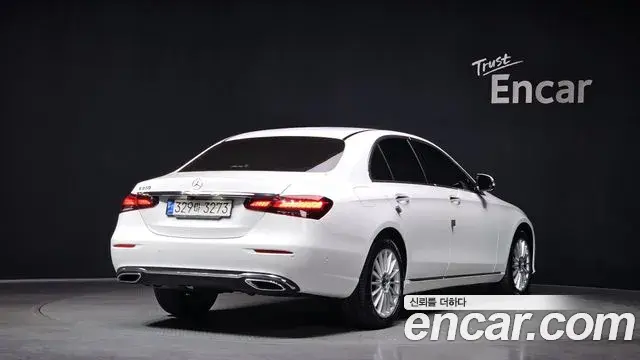 Mercedes-Benz E-Class 2020 — Photo 2/20