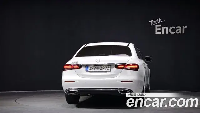 Mercedes-Benz E-Class 2020 — Photo 16/20