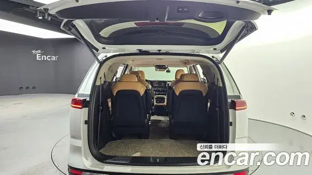 Kia Carnival 2021 — Şəkil 13/20