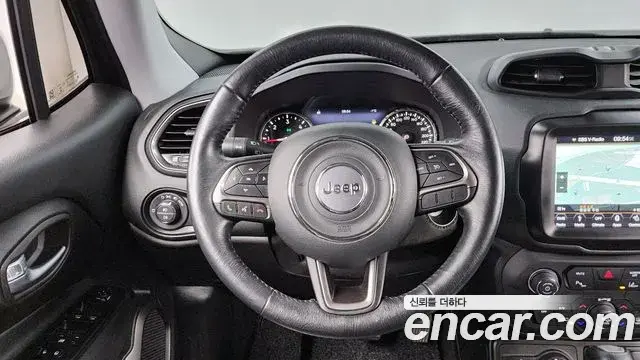 Jeep Renegade 2018 — Фото 13/20