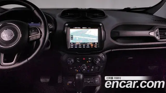 Jeep Renegade 2018 — Фото 14/20
