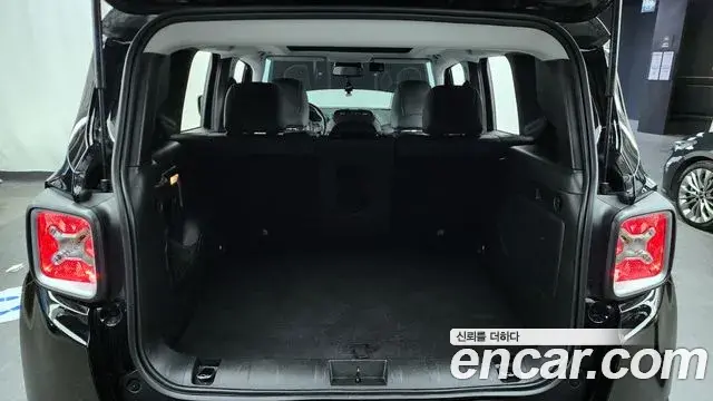 Jeep Renegade 2018 — Фото 20/20
