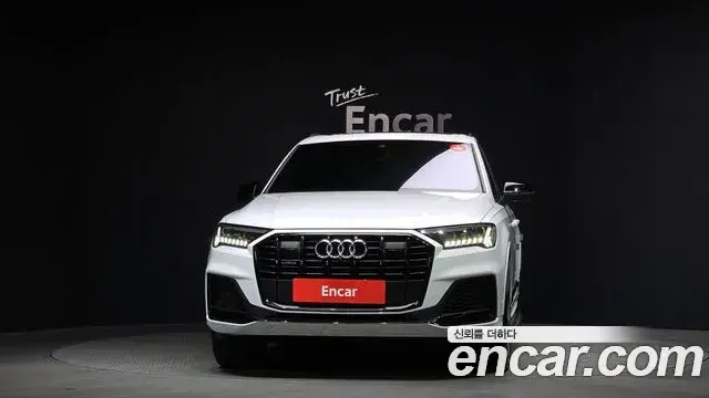 Audi Q7 2023 — Фото 3/20
