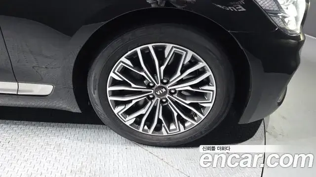 Kia The K9 2018 — Photo 8/20