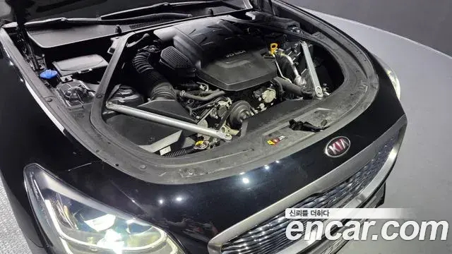 Kia The K9 2018 — Photo 17/20