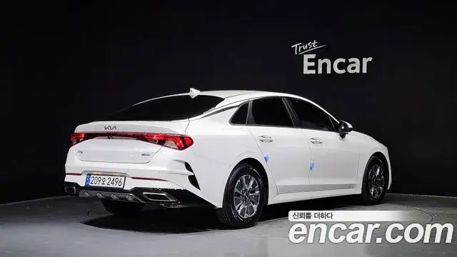 Kia K5 2022 — ფოტო 14/20