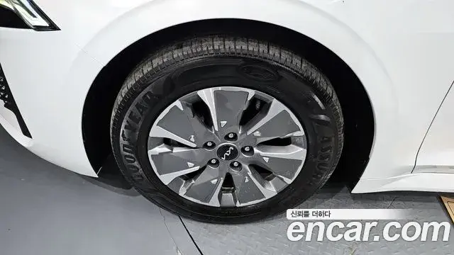 Kia K5 2022 — ფოტო 13/20