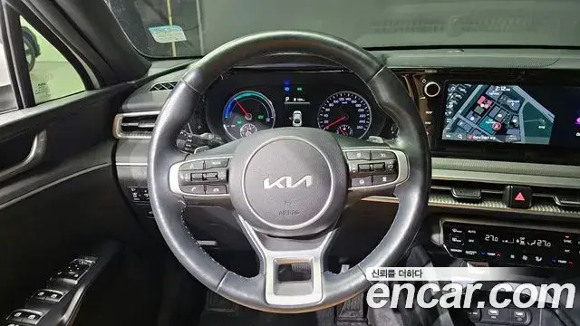 Kia K5 2022 — ფოტო 8/20