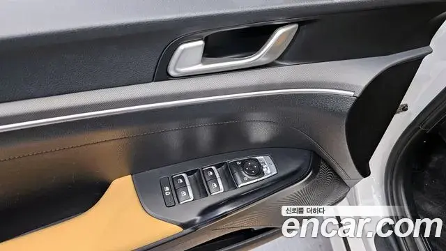 Kia K5 2022 — ფოტო 10/20