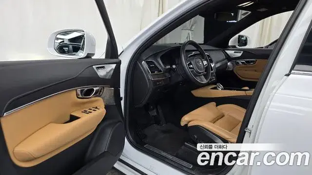 Volvo XC90 2022 — Şəkil 10/20