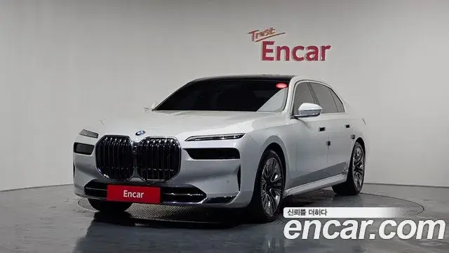 BMW 7 Series 2023 — Şəkil 10/20