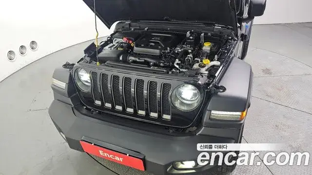 Jeep Wrangler 2018 — ფოტო 9/20