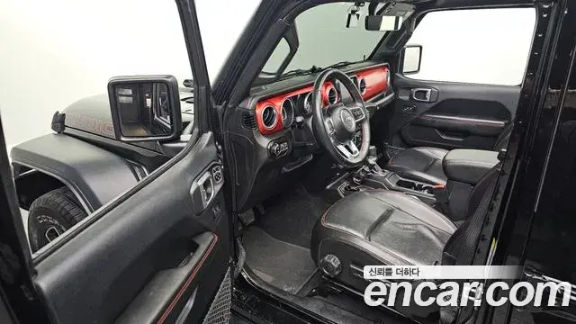 Jeep Wrangler 2018 — ფოტო 15/20