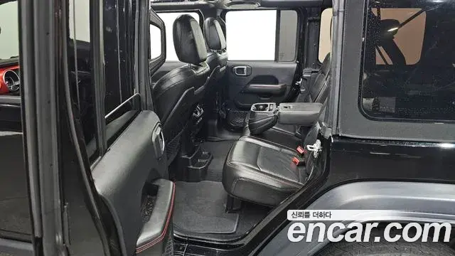 Jeep Wrangler 2018 — ფოტო 6/20