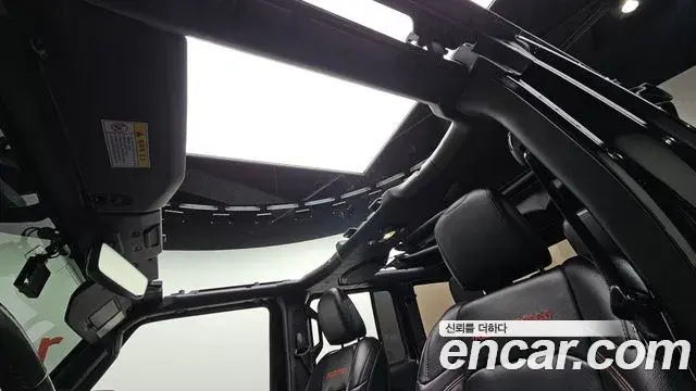 Jeep Wrangler 2018 — ფოტო 5/20
