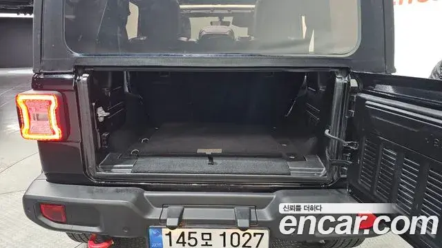 Jeep Wrangler 2018 — ფოტო 20/20
