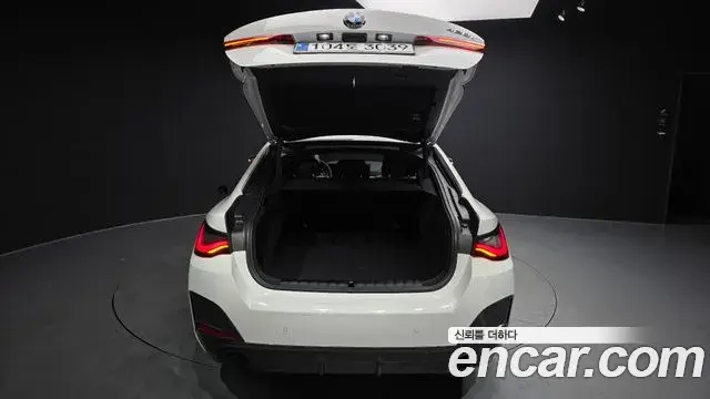 BMW 4 Series 2024 — ფოტო 8/20