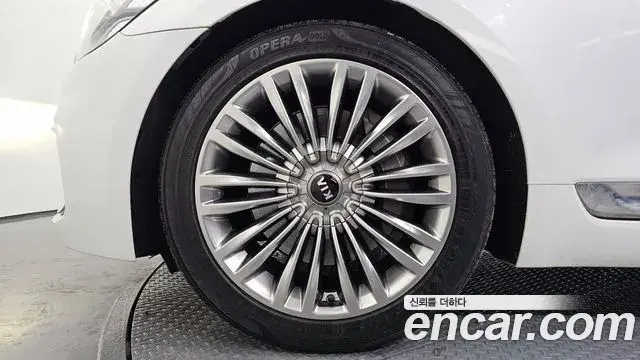 Kia The K9 2018 — Photo 10/20